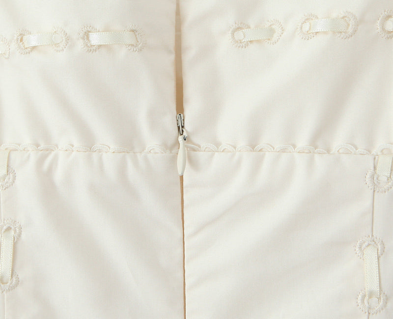 Beautifully Finished Dress in a Timeless Design