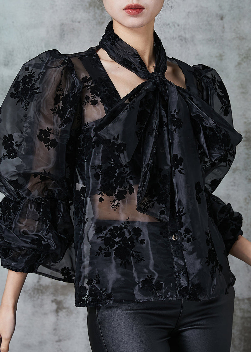 Well Tailored Blouse with a Graceful Silhouette