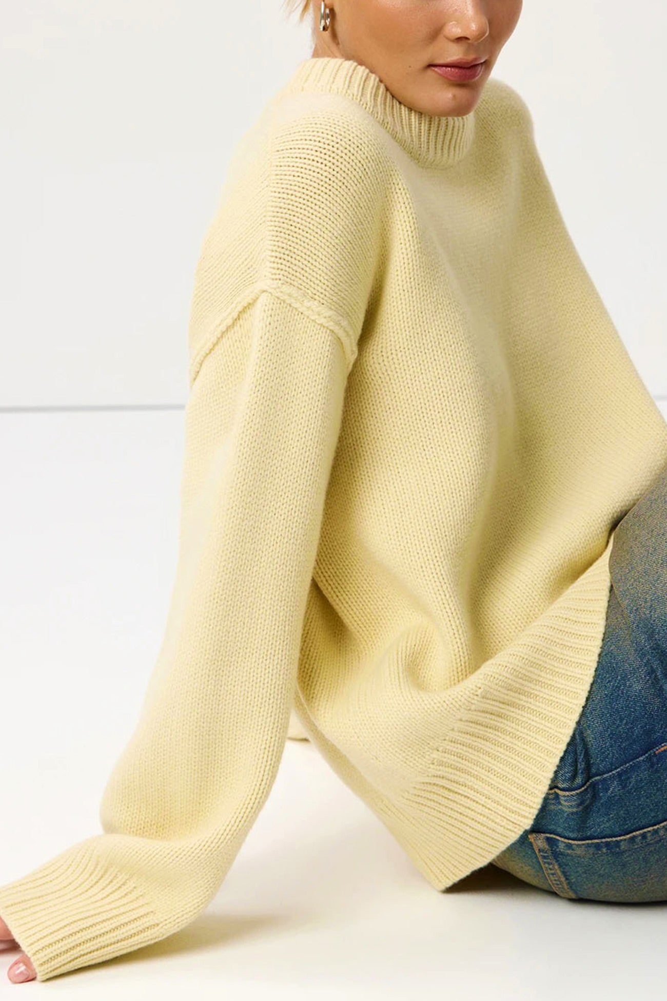 Well Tailored Sweater with a Graceful Silhouette
