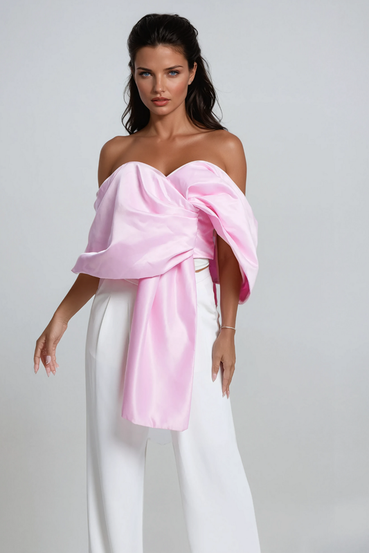Well Tailored Top with a Graceful Silhouette