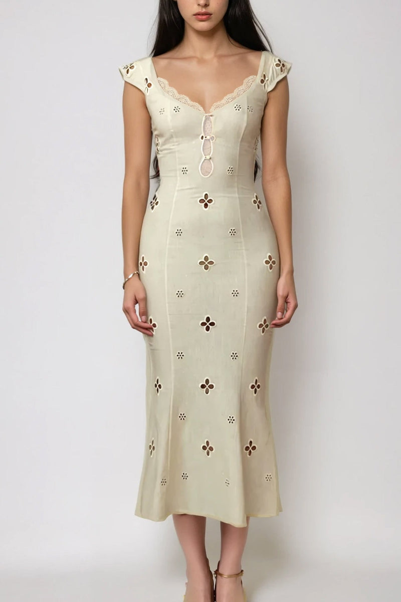 Effortlessly Elegant Dress with a Timeless Design