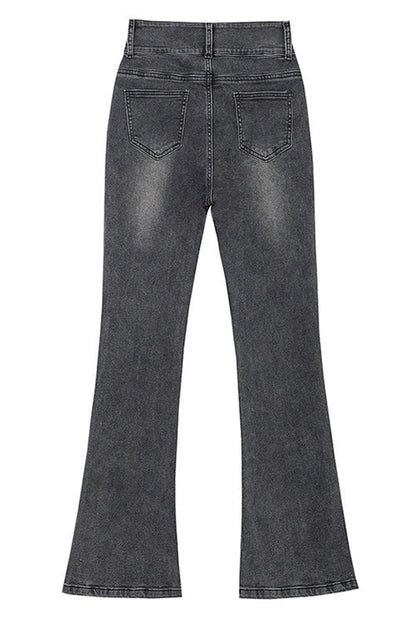 Effortlessly Elegant Pants with a Timeless Design
