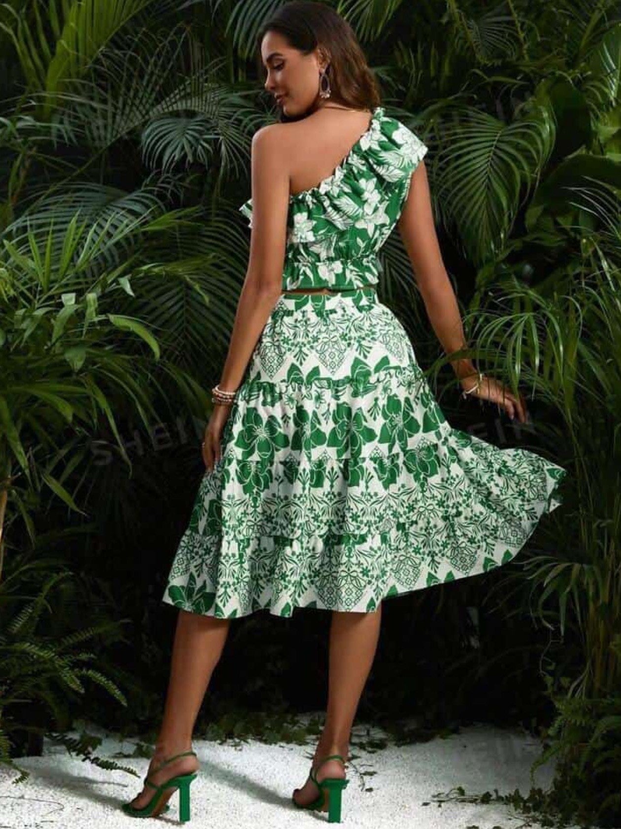 Beautifully Crafted Top in a Classic Style
