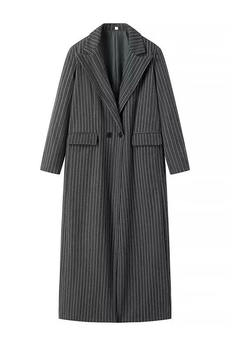 Gracefully Styled Garment for Any Occasion