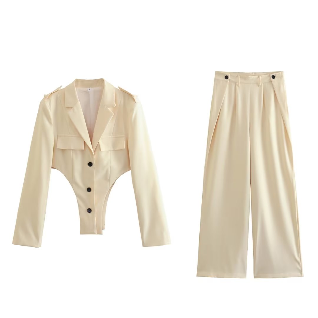 Classic Vintage Top with a Flattering Fit