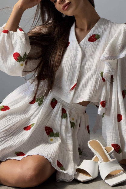Classic Vintage Blouse with a Flattering Fit