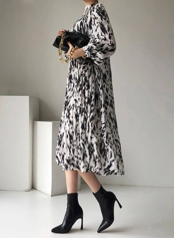 Sophisticated Dress with a Clean Classic Look