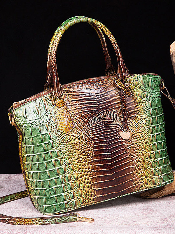Gracefully Styled Bag for Any Occasion
