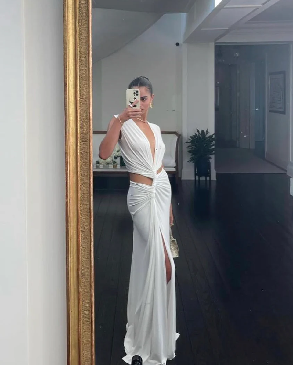 Gracefully Styled Dress for Any Occasion