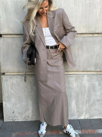 Effortlessly Elegant Garment with a Timeless Design