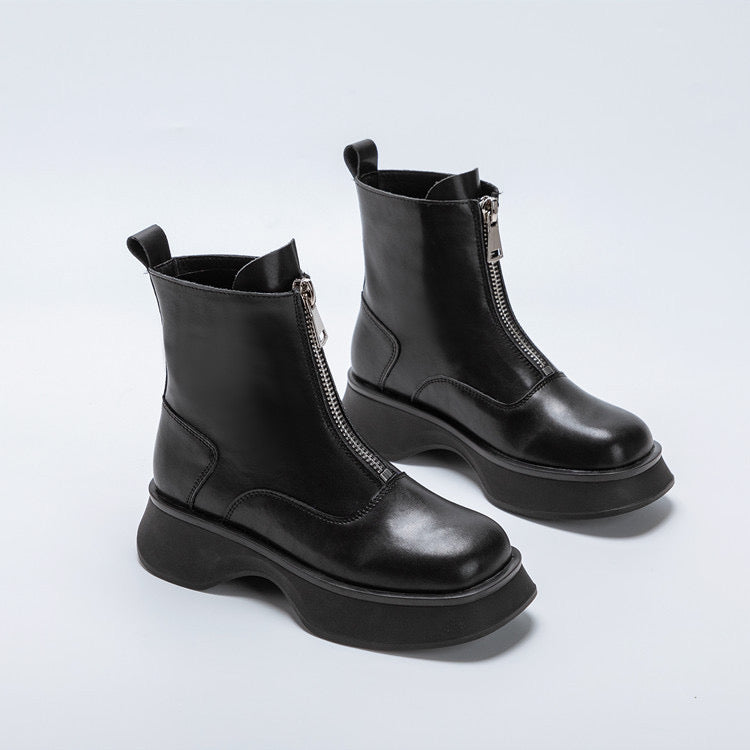 Elegantly Styled Boots for Everyday Wear