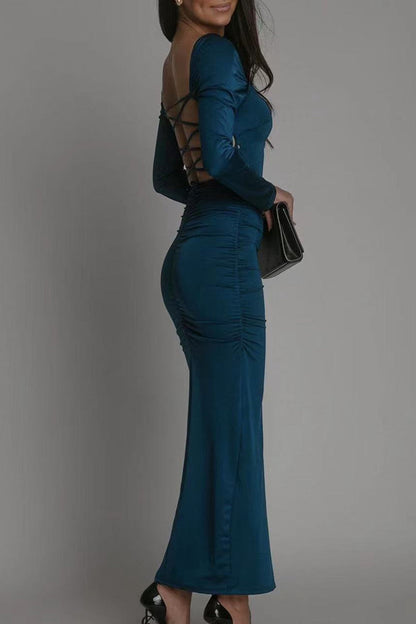 Well Tailored Dress with a Graceful Silhouette