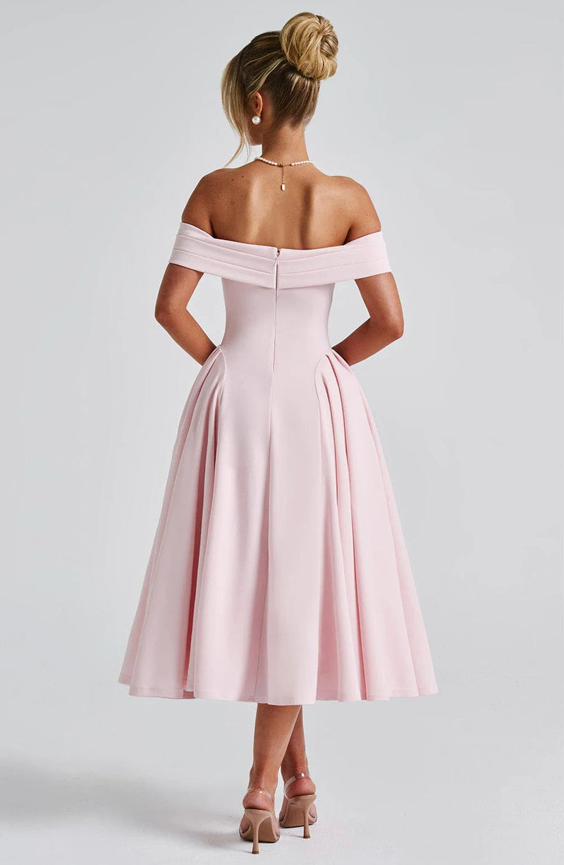 Beautifully Finished Dress in a Timeless Design
