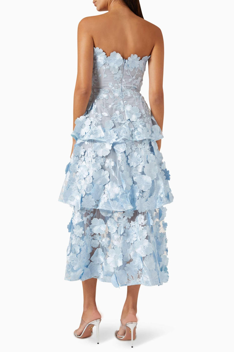 Beautifully Crafted Dress in a Classic Style