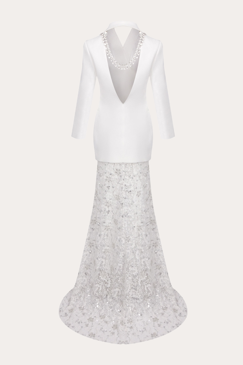 Gracefully Styled Garment for Any Occasion