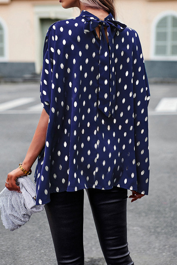 Effortlessly Elegant Blouse with a Timeless Design