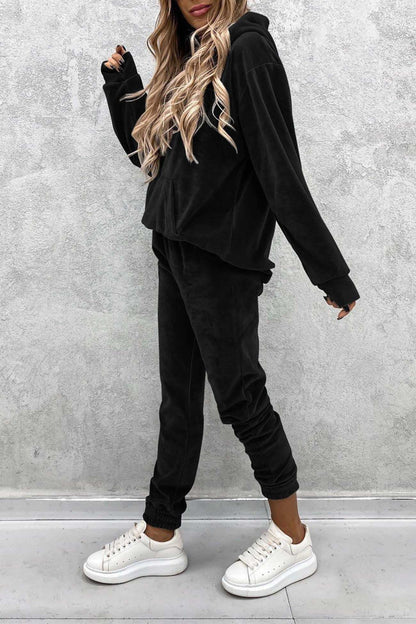 Effortlessly Elegant Pants with a Timeless Design