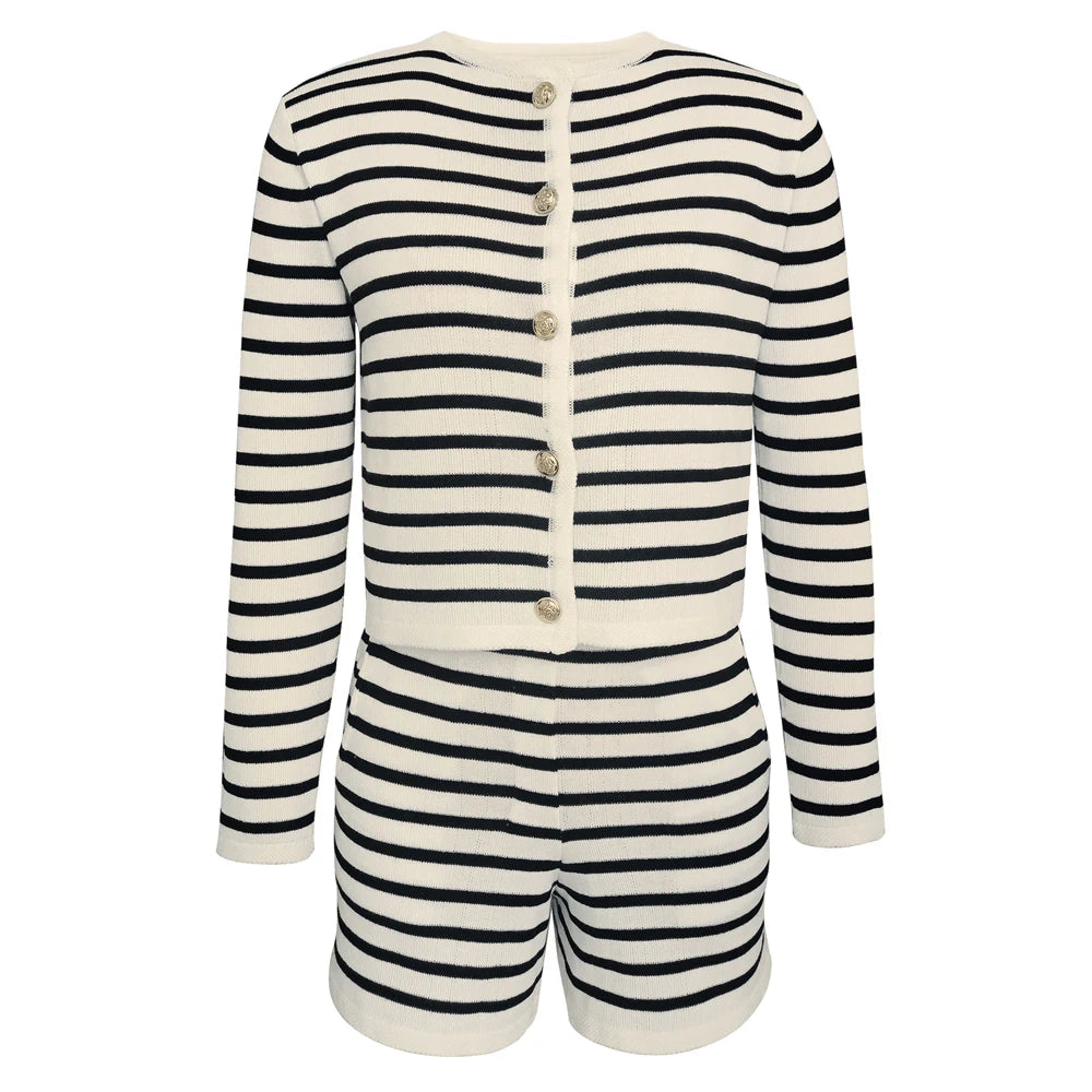 Effortlessly Elegant Garment with a Timeless Design