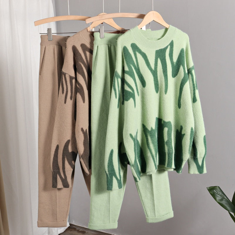Elegantly Styled Sweater for Everyday Wear