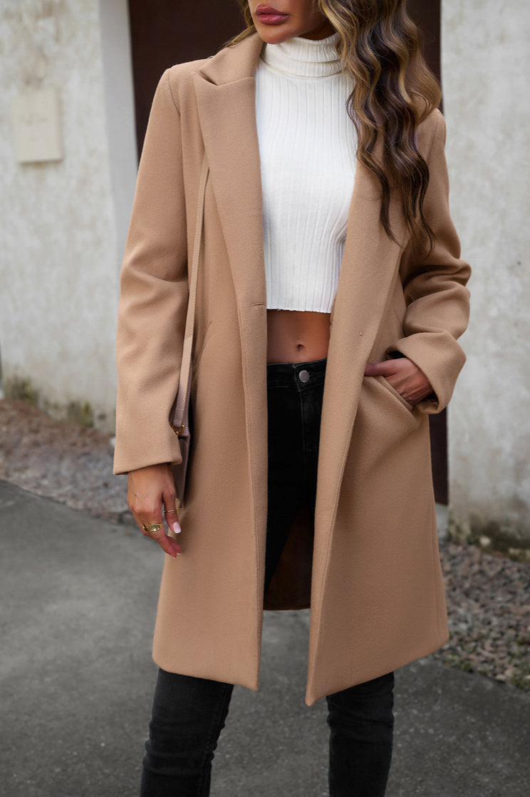Well Tailored Coat with a Graceful Silhouette
