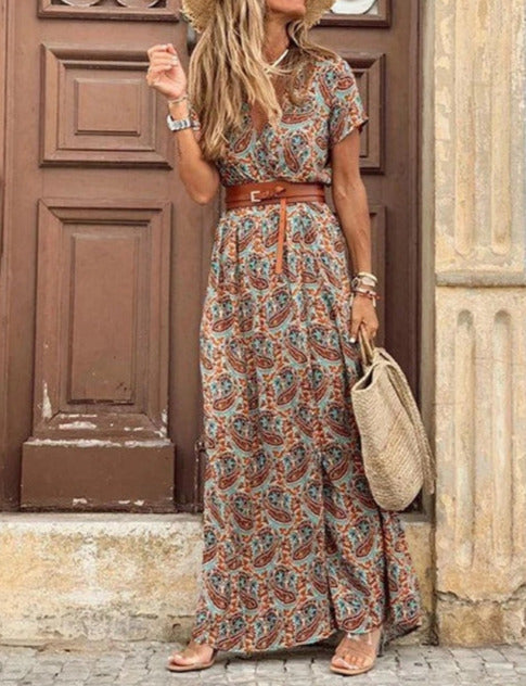 Classic Vintage & Enduringly Stylish Dress