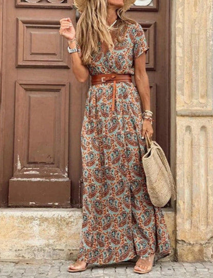 Classic Vintage & Enduringly Stylish Dress