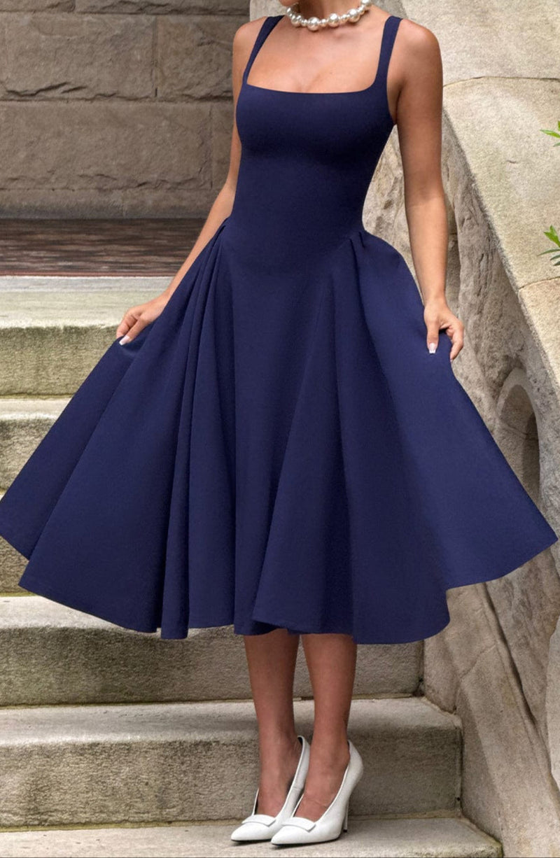 Well Tailored Dress with a Graceful Silhouette