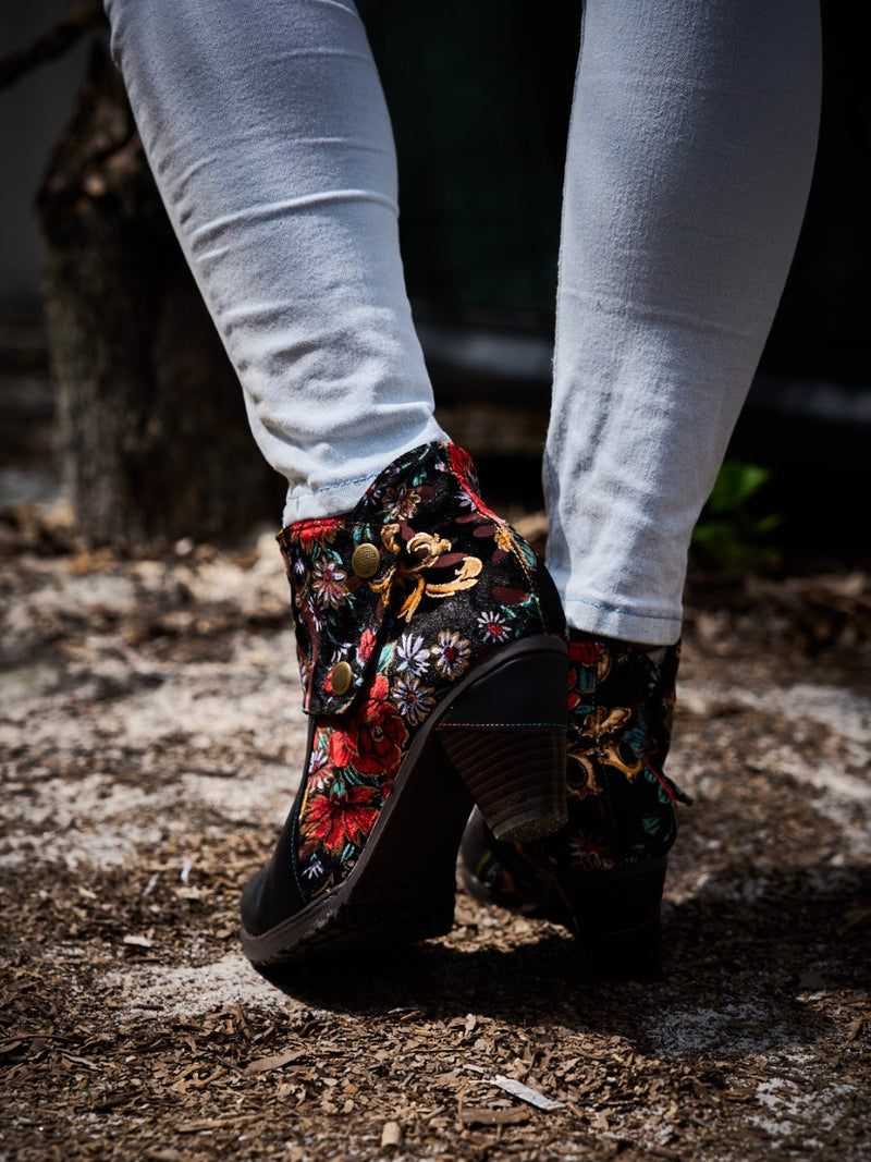 Elegantly Styled Boots for Everyday Wear