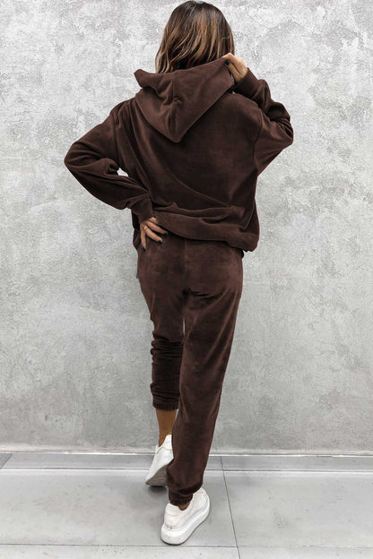 Effortlessly Elegant Pants with a Timeless Design