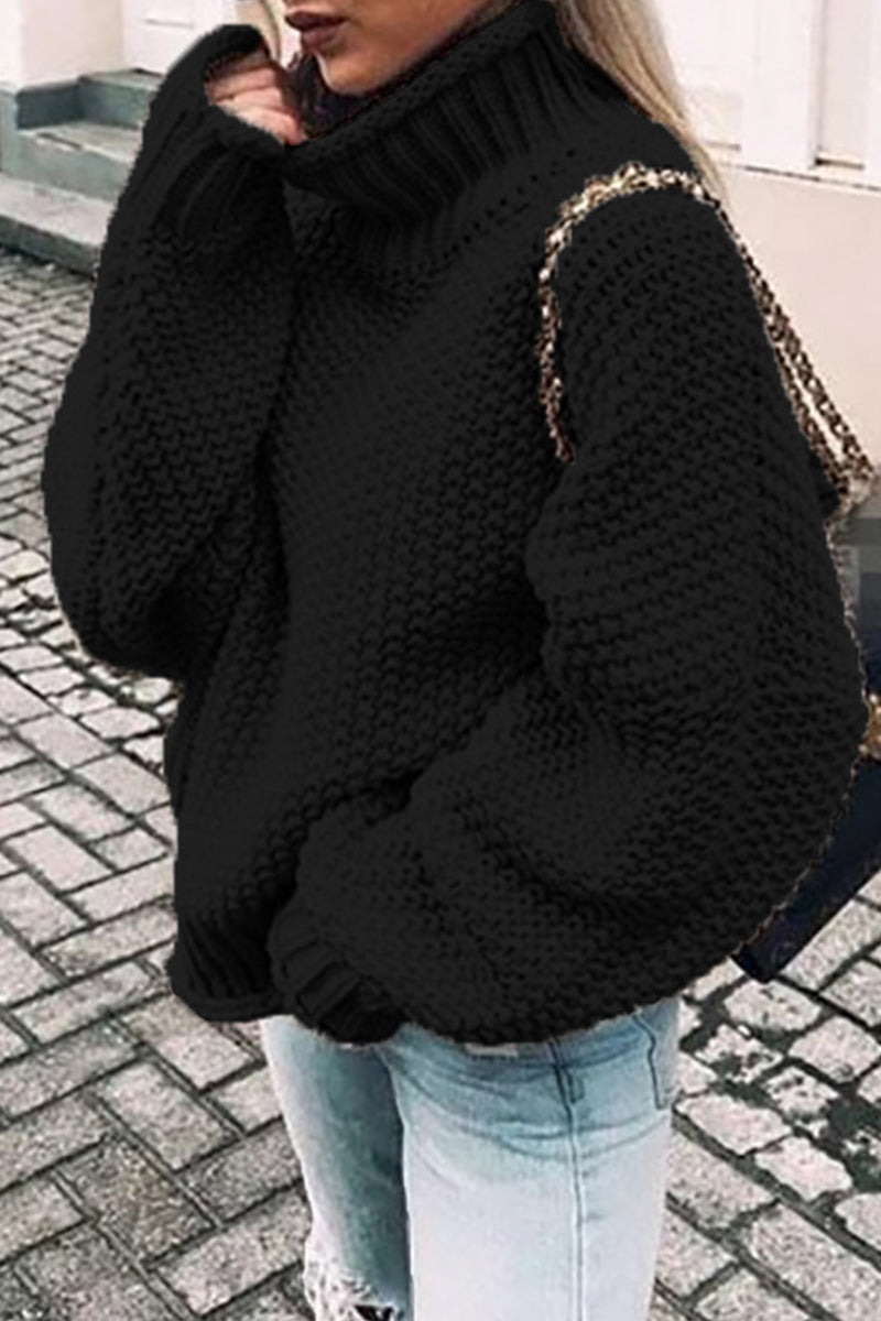 Well Tailored Sweater with a Graceful Silhouette