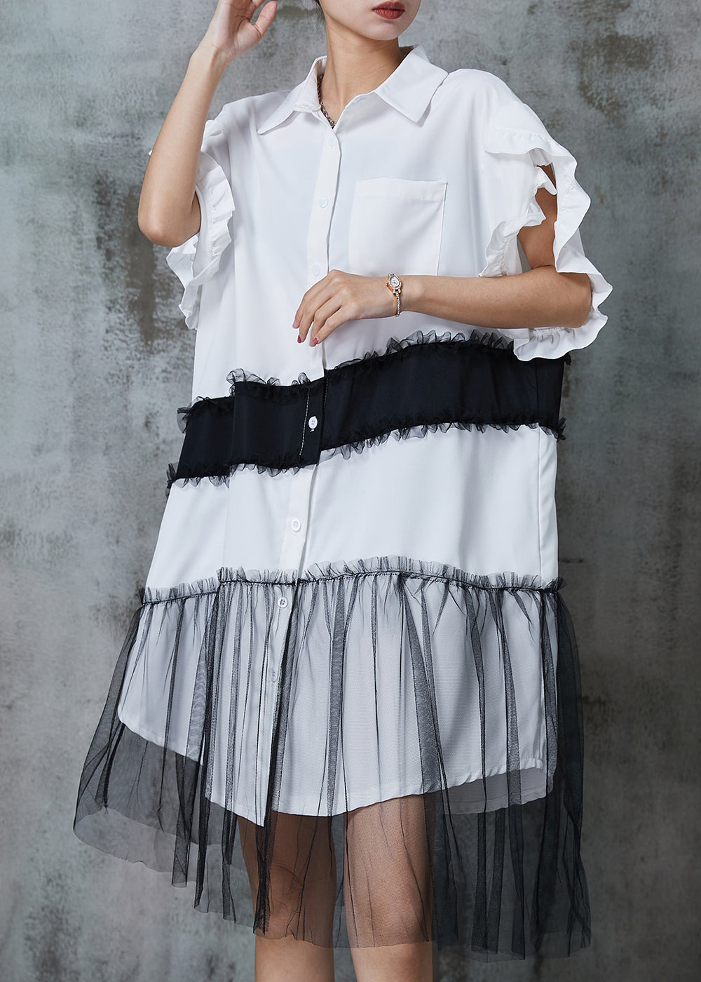 Beautifully Finished Dress in a Timeless Design