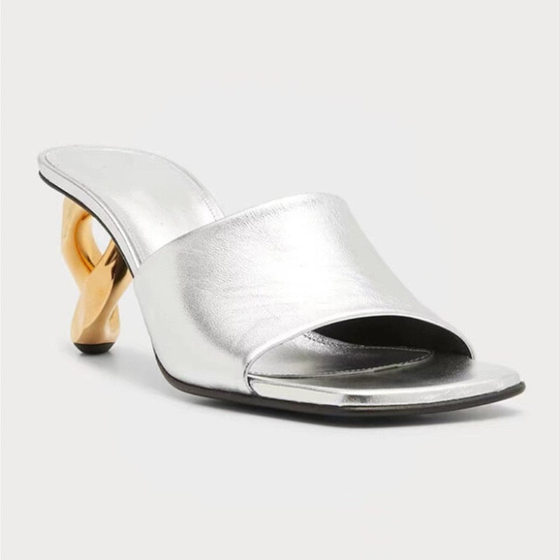 Well Tailored Sandals with a Graceful Silhouette