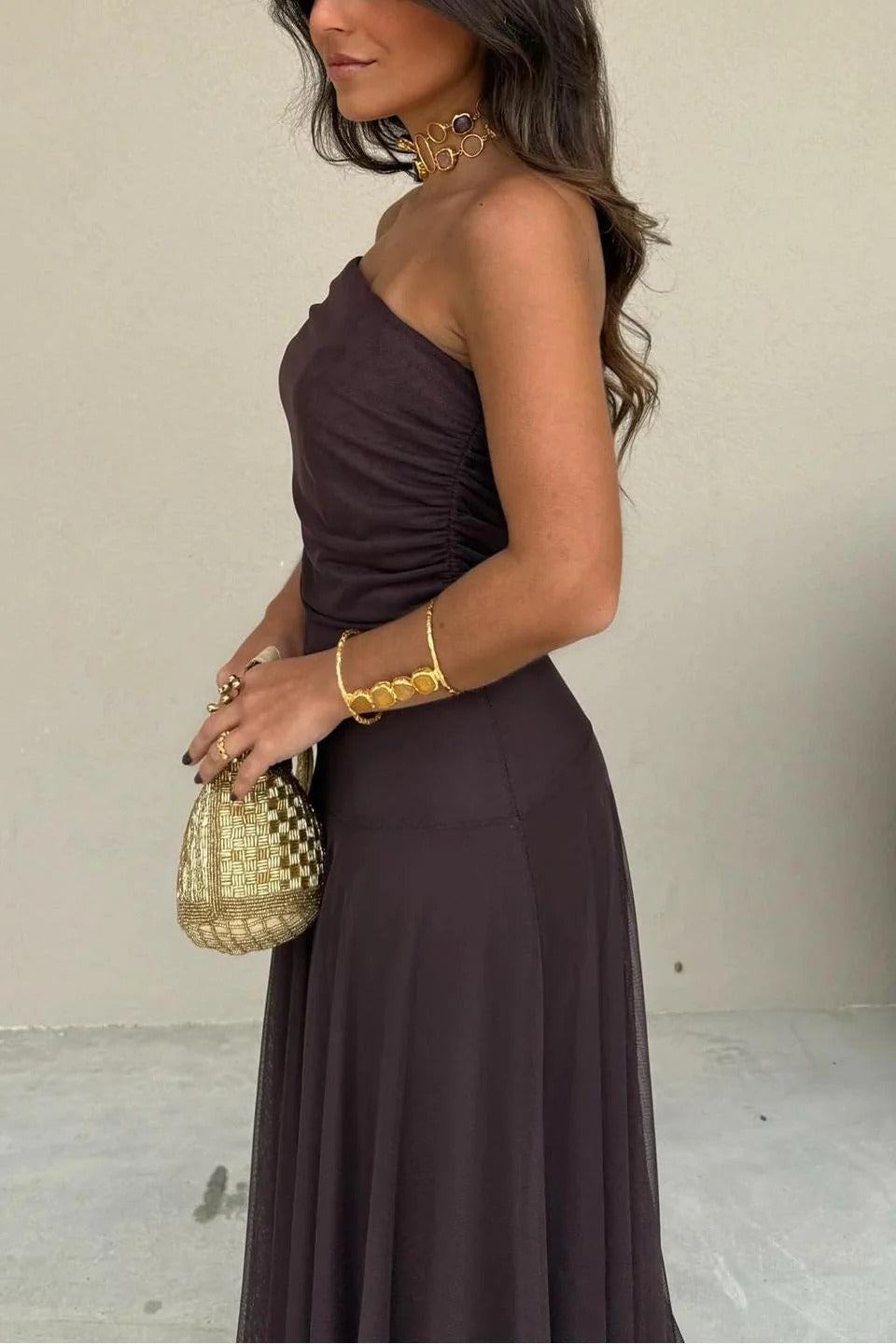 Effortlessly Elegant Dress with a Timeless Design