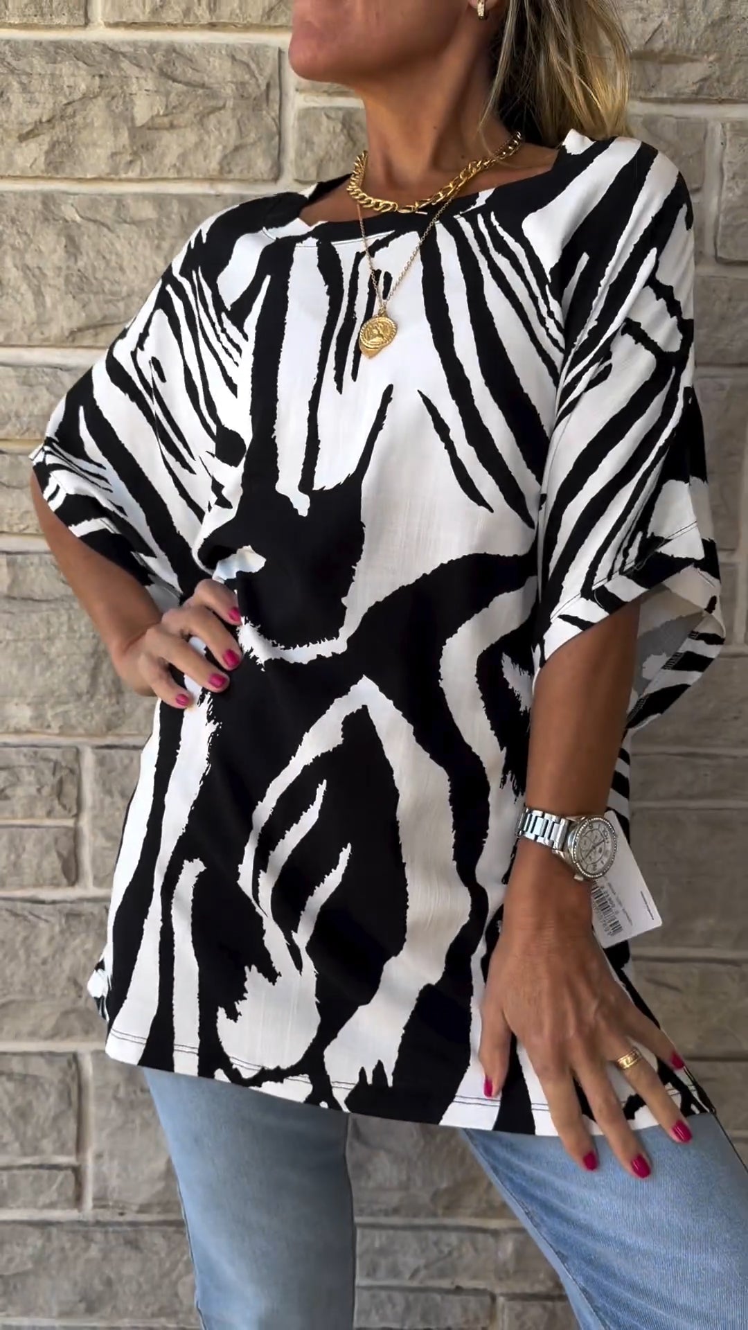 Elegantly Styled T-Shirt for Everyday Wear