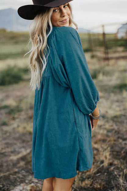Effortlessly Elegant Dress with a Timeless Design