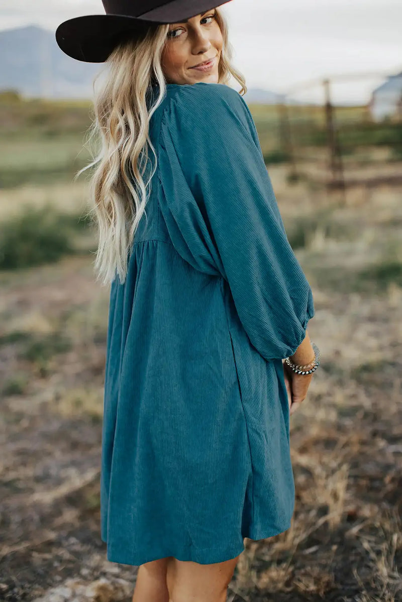 Effortlessly Elegant Dress with a Timeless Design