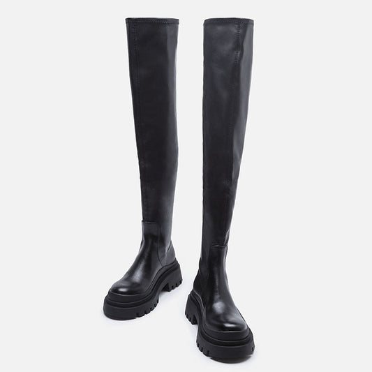 Beautifully Finished Boots in a Timeless Design