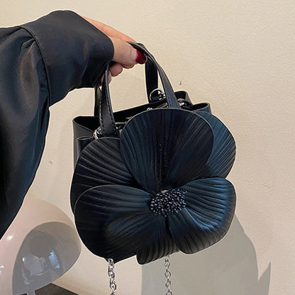 Polished Bag with an Effortless Classic Look