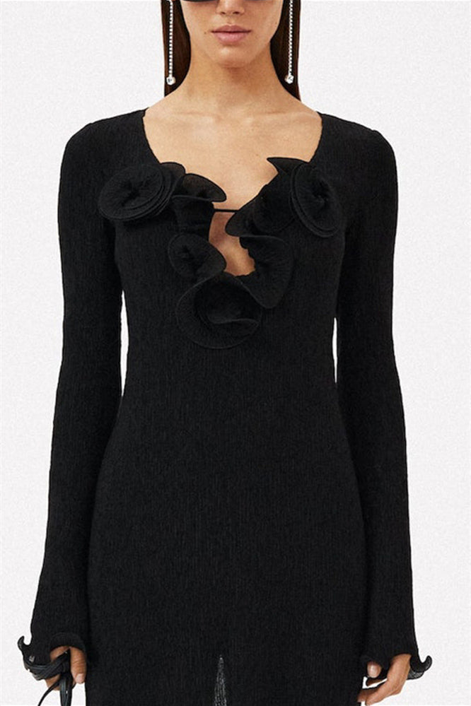 Well Tailored Dress with a Graceful Silhouette
