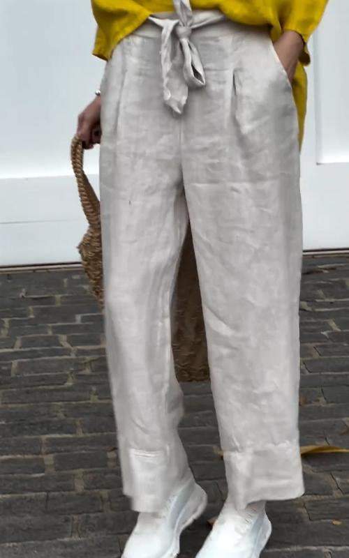 Well Tailored Trousers with a Graceful Silhouette