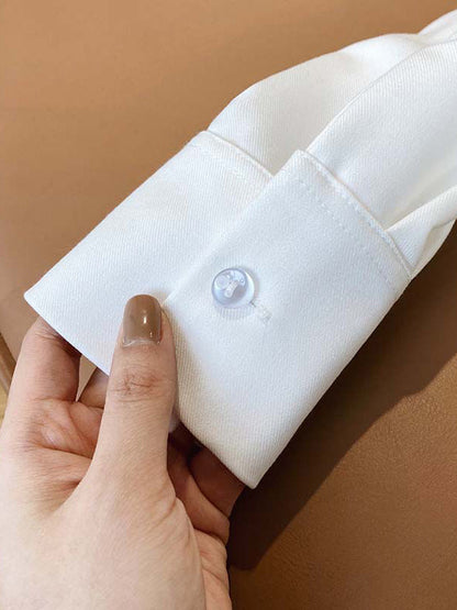 Classic Vintage Blouse with a Flattering Fit