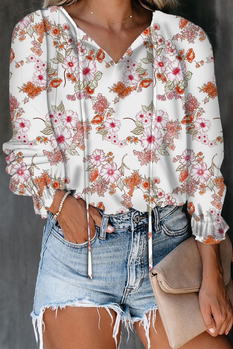Well Tailored Top with a Graceful Silhouette