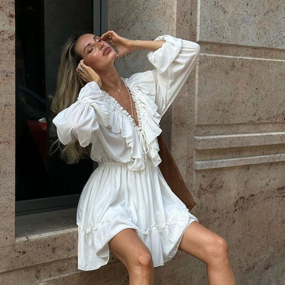 Effortlessly Elegant Dress with a Timeless Design