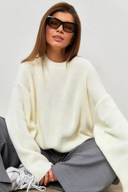 Effortlessly Elegant Sweater with a Timeless Design