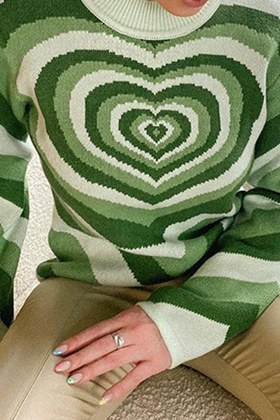 Classic Vintage Sweater with a Flattering Fit