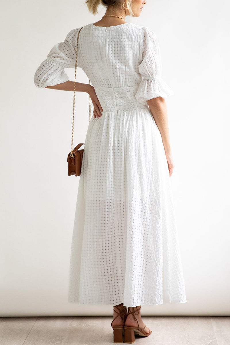 Well Tailored Dress with a Graceful Silhouette