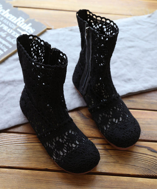 Effortlessly Elegant Boots with a Timeless Design