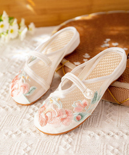 Classic Vintage Sandals with a Flattering Fit