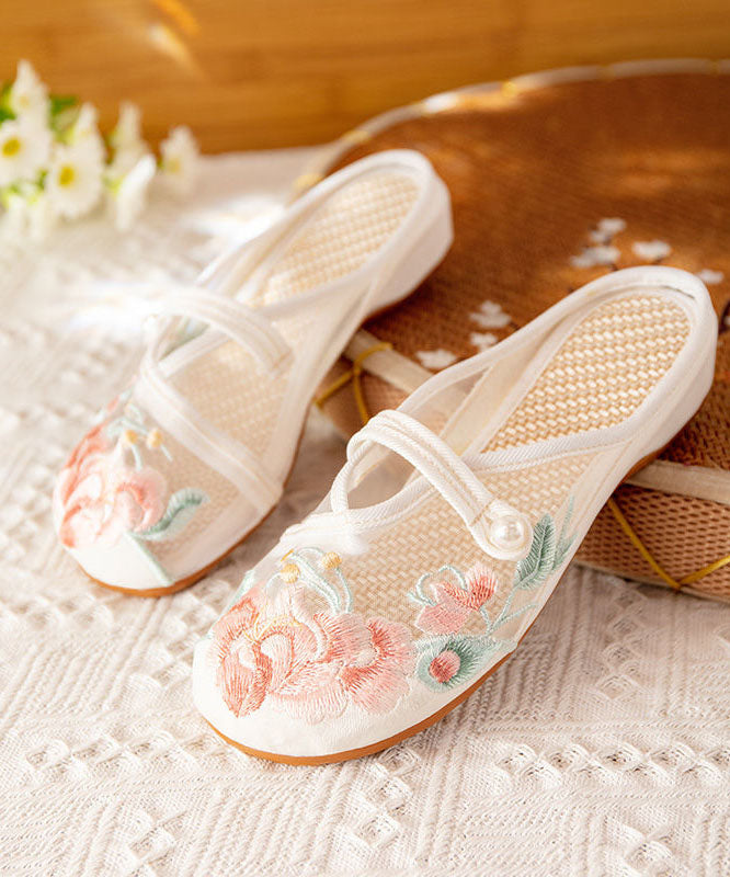 Classic Vintage Sandals with a Flattering Fit