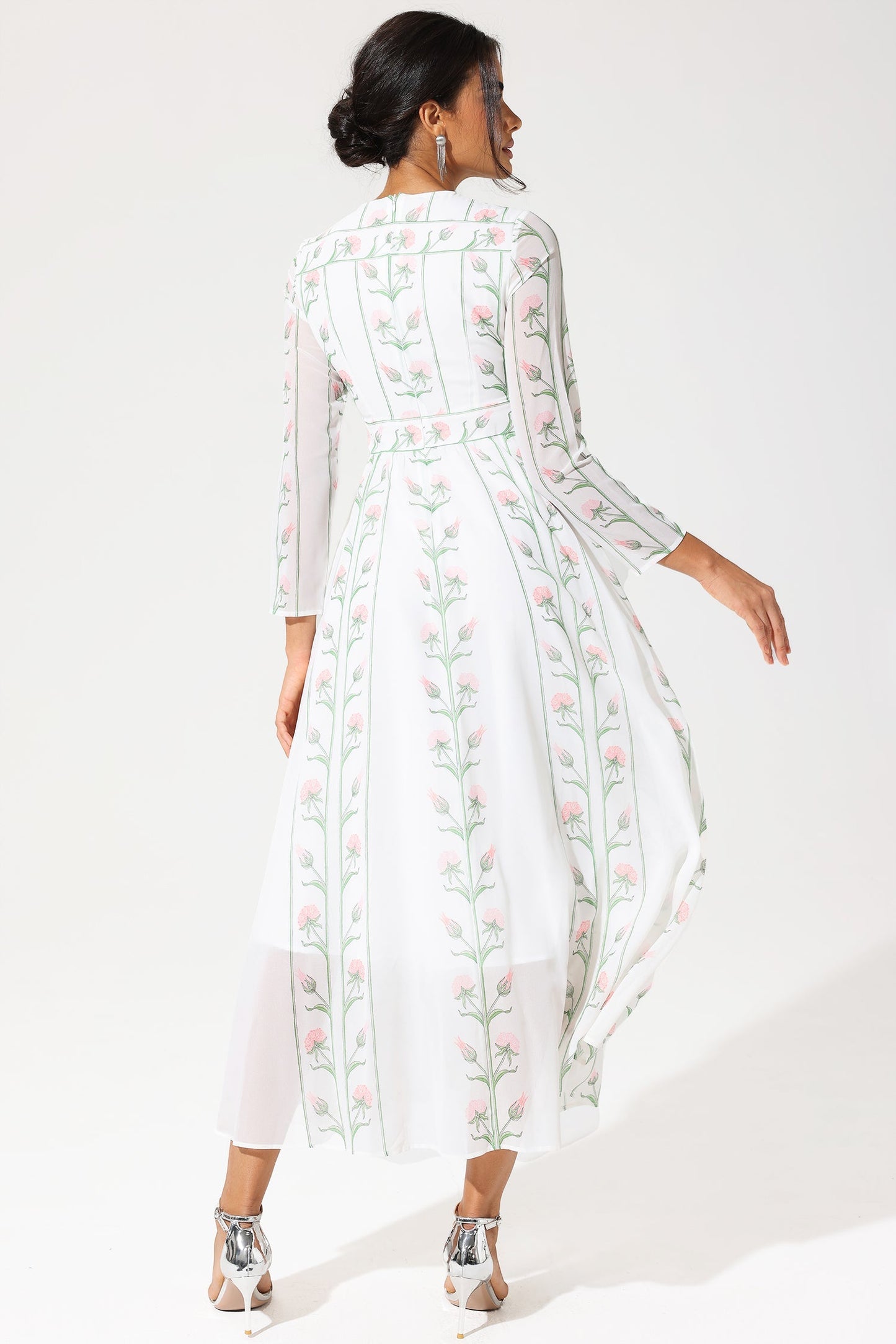 Sophisticated Dress with a Clean Classic Look